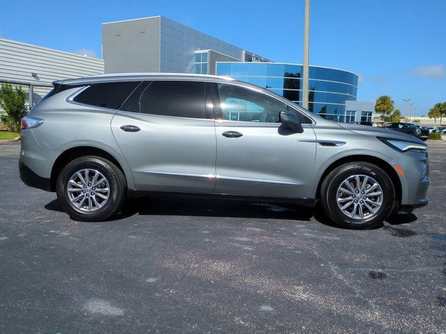 Used 2024 Buick Enclave Premium image 3