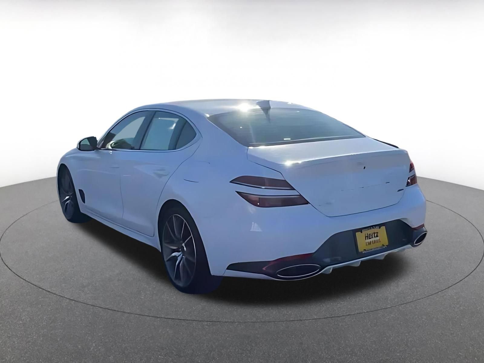 Used 2025 Genesis G70 2.5T image 7