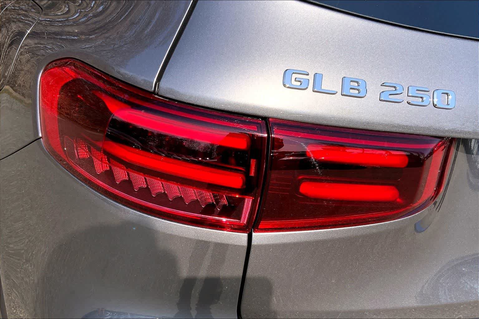 New 2026 Mercedes-Benz GLB 250 4MATIC image 18