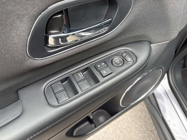 Used 2022 Honda HR-V EX image 12