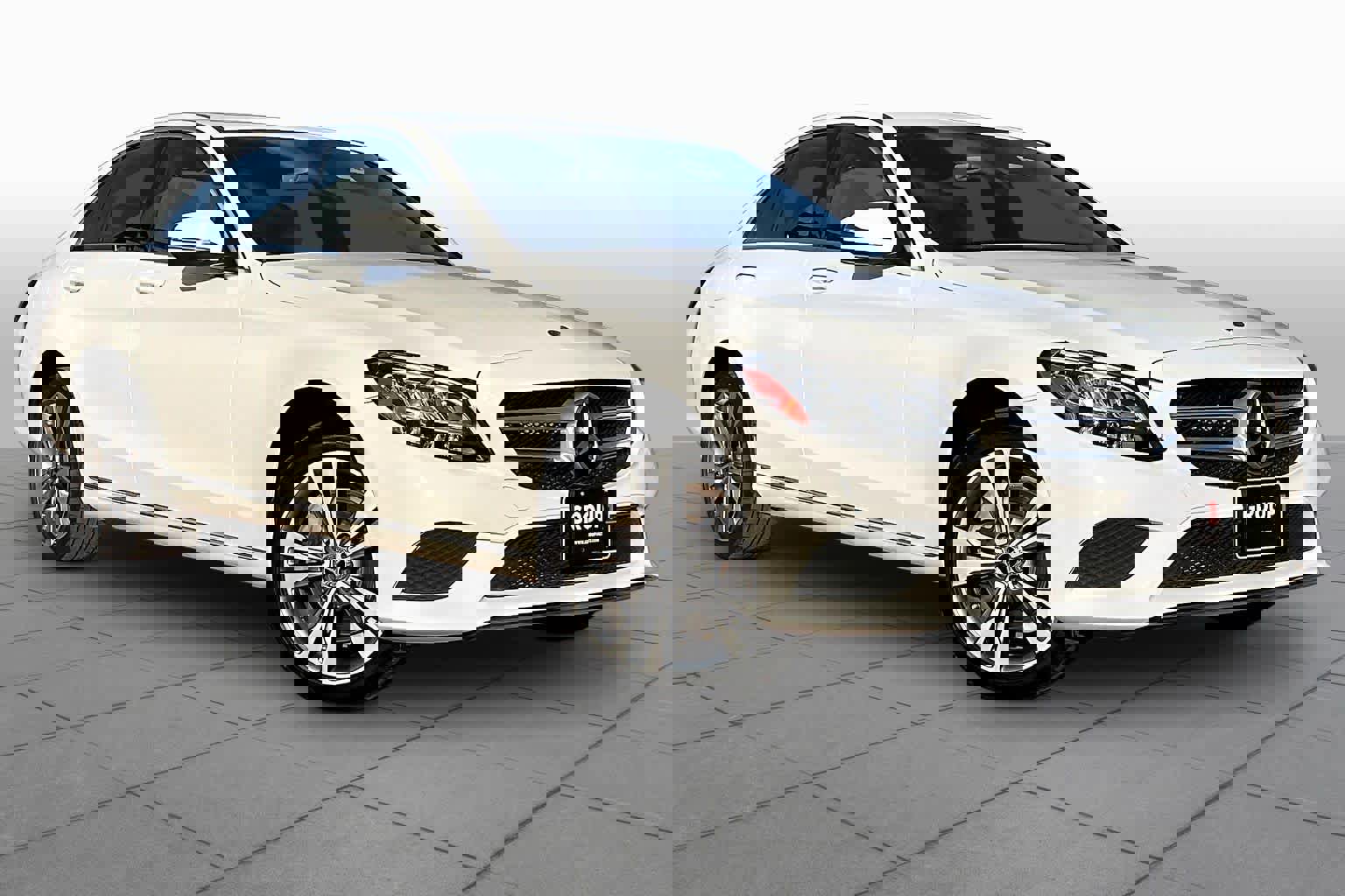 Used 2020 Mercedes-Benz C 300 4MATIC Sedan image 3