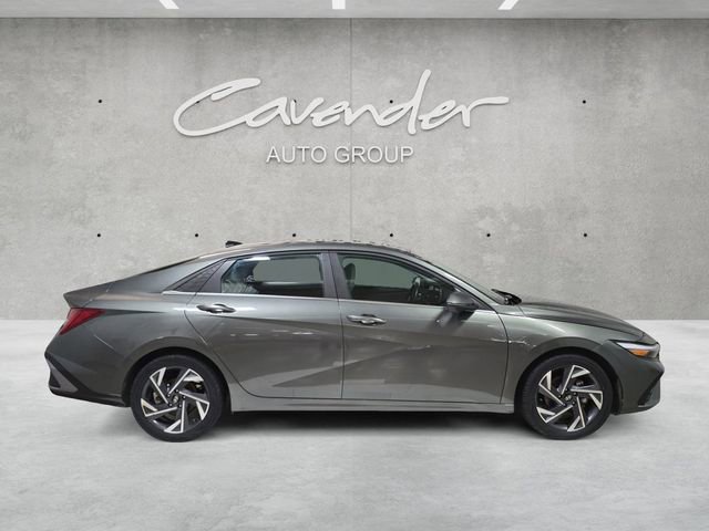 Used 2024 Hyundai Elantra Limited FWD image 17