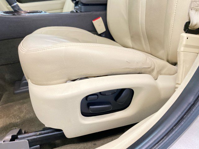 Used 2015 Lincoln MKS AWD w/ Equipment Group 101A image 15