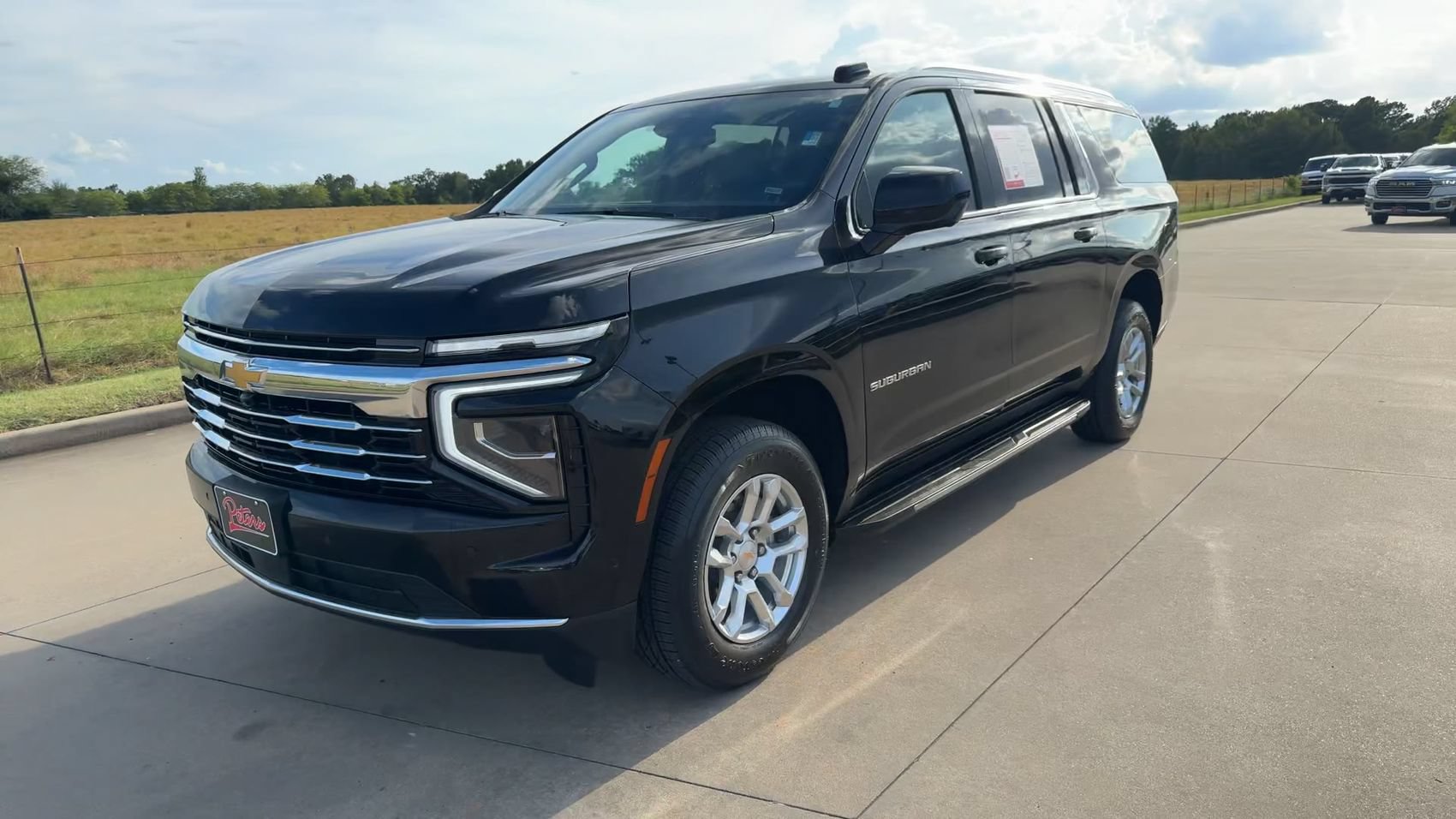Used 2025 Chevrolet Suburban LT AWD/4WD image 5
