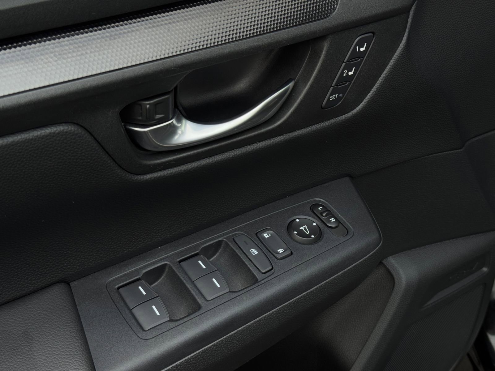 Used 2025 Honda CR-V Sport-L image 14