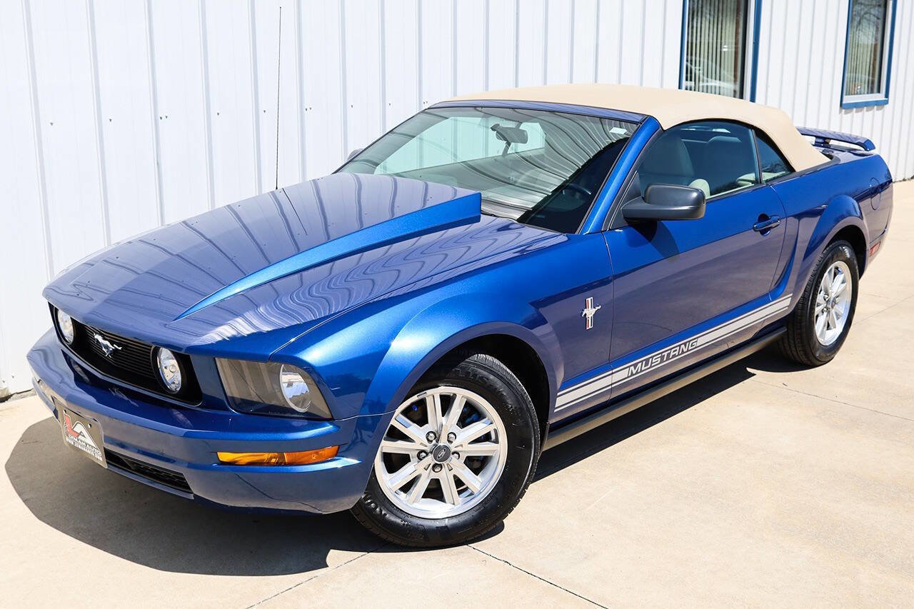 Used 2007 Ford Mustang Premium RWD image 1