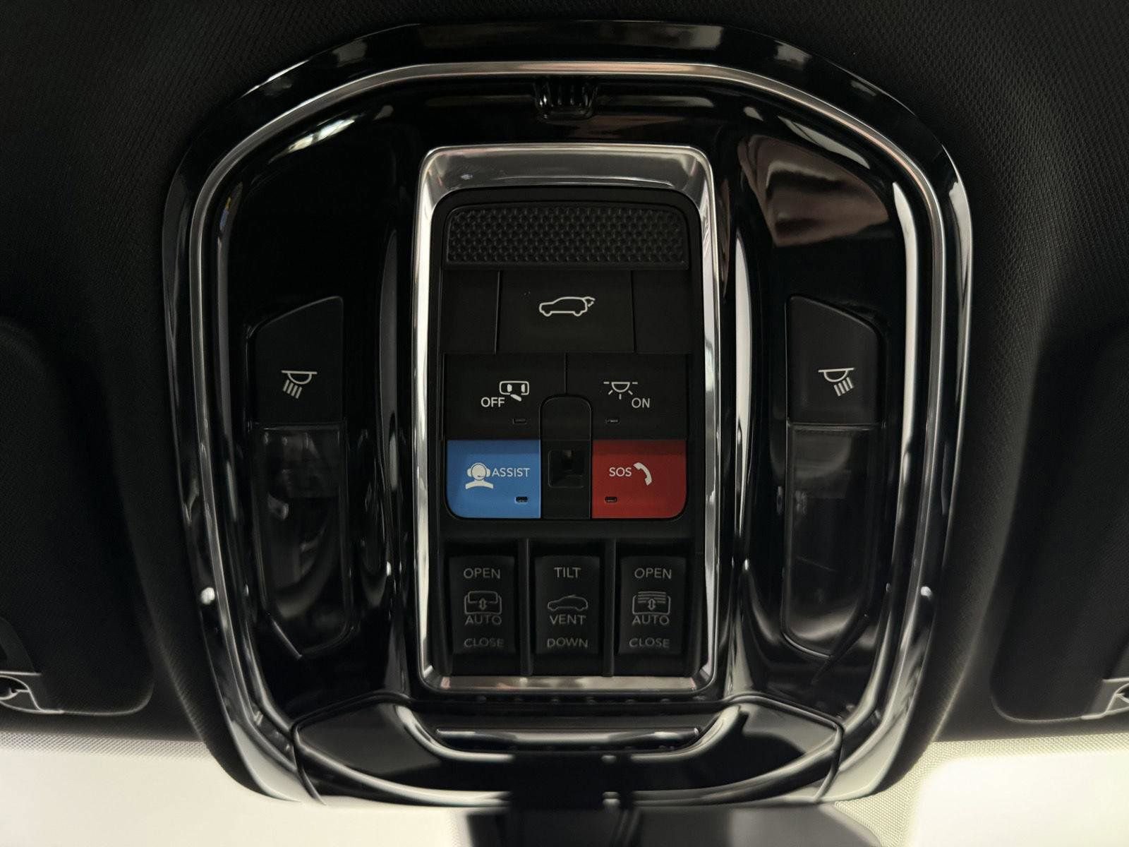 Used 2023 Jeep Grand Cherokee Overland AWD/4WD image 23
