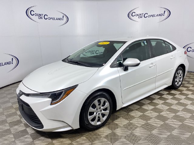 Used 2024 Toyota Corolla LE FWD image 3