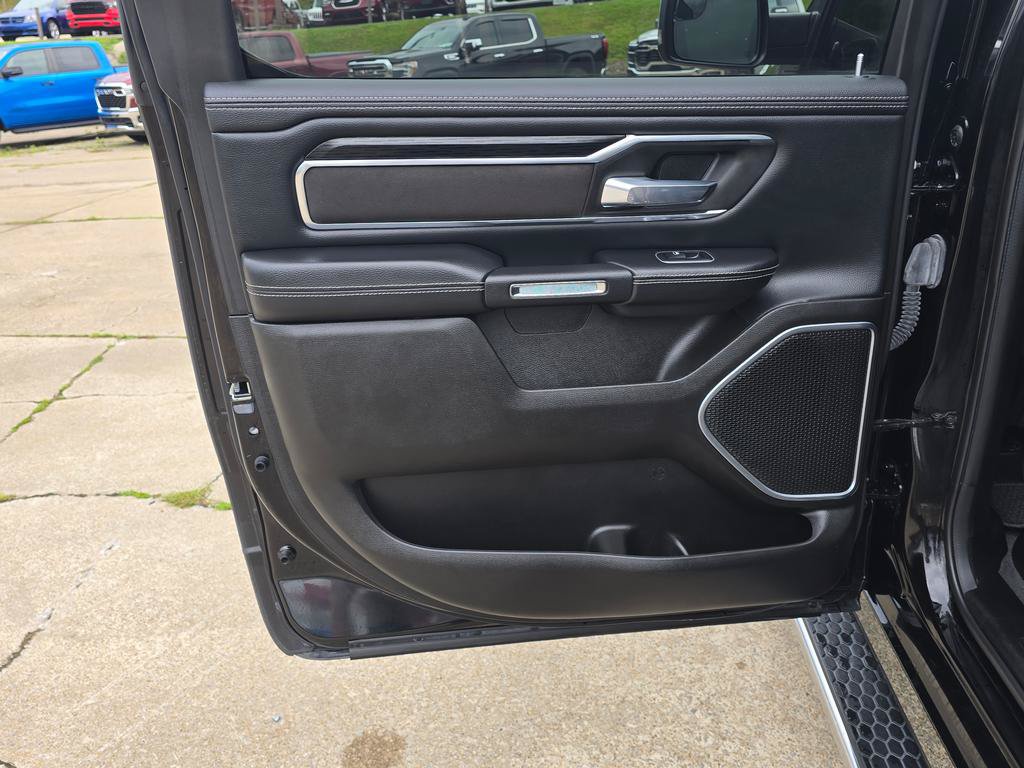 Used 2024 RAM 1500 Laramie AWD/4WD image 14