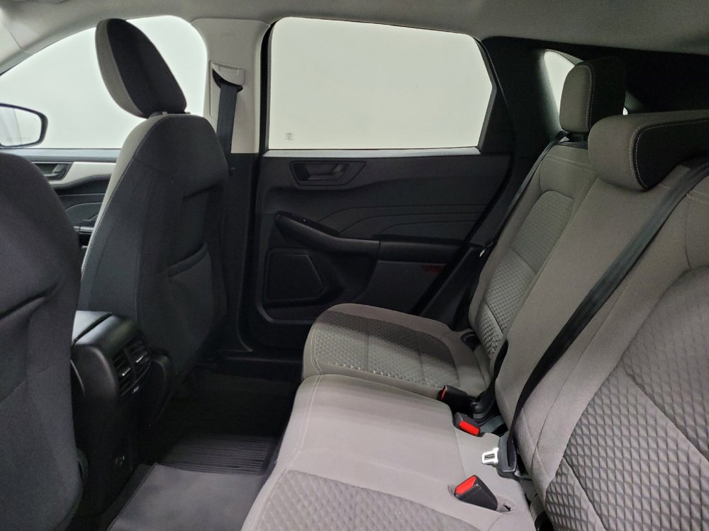 Used 2022 Ford Escape SE w/ SE Sport Appearance Package image 18