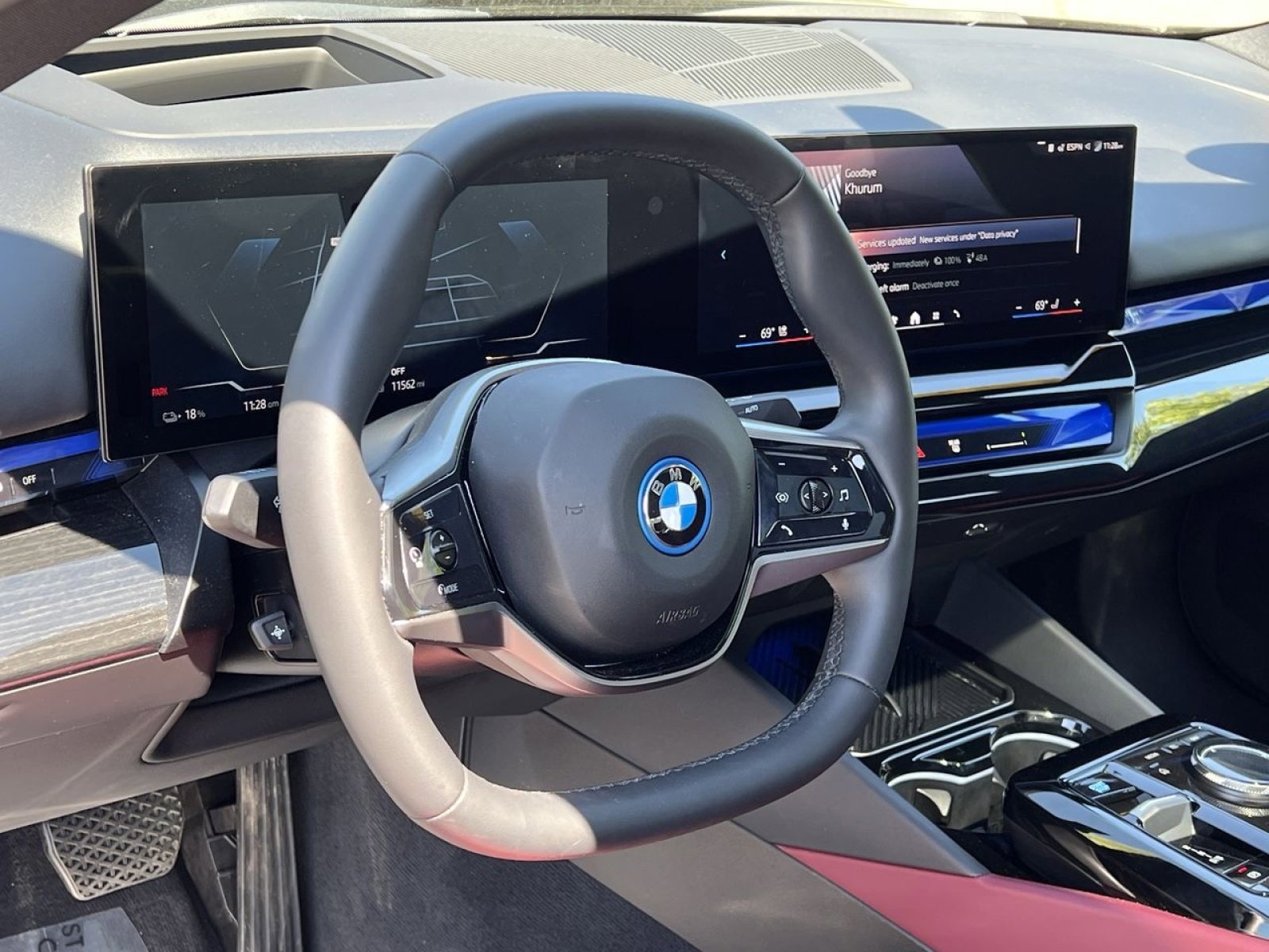 Used 2025 BMW i5 xDrive40 w/ Premium Package AWD/4WD image 17