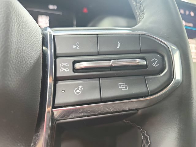 Used 2025 GMC Yukon Denali RWD image 23