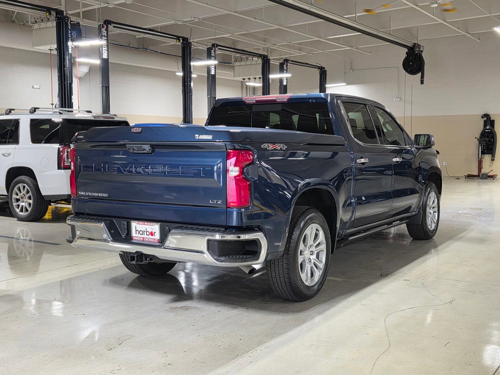 Used 2022 Chevrolet Silverado 1500 LTZ w/ LTZ Convenience Package II AWD/4WD image 7