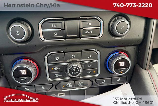 Used 2022 Chevrolet Suburban RST image 19