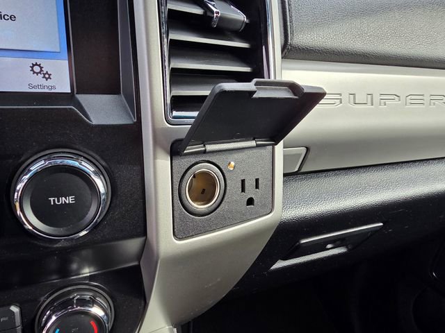 Used 2019 Ford F250 Lariat w/ Chrome Package image 27