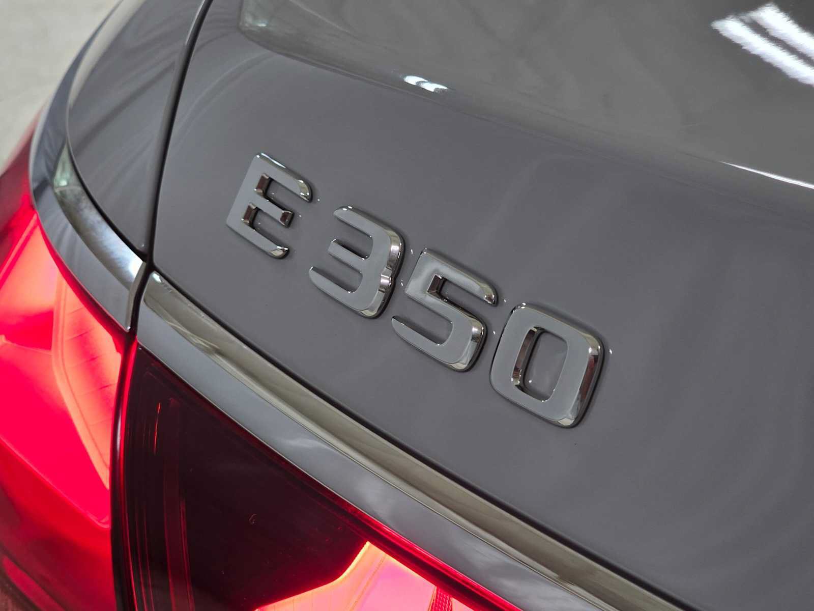 Used 2025 Mercedes-Benz E 350 4MATIC Sedan image 16