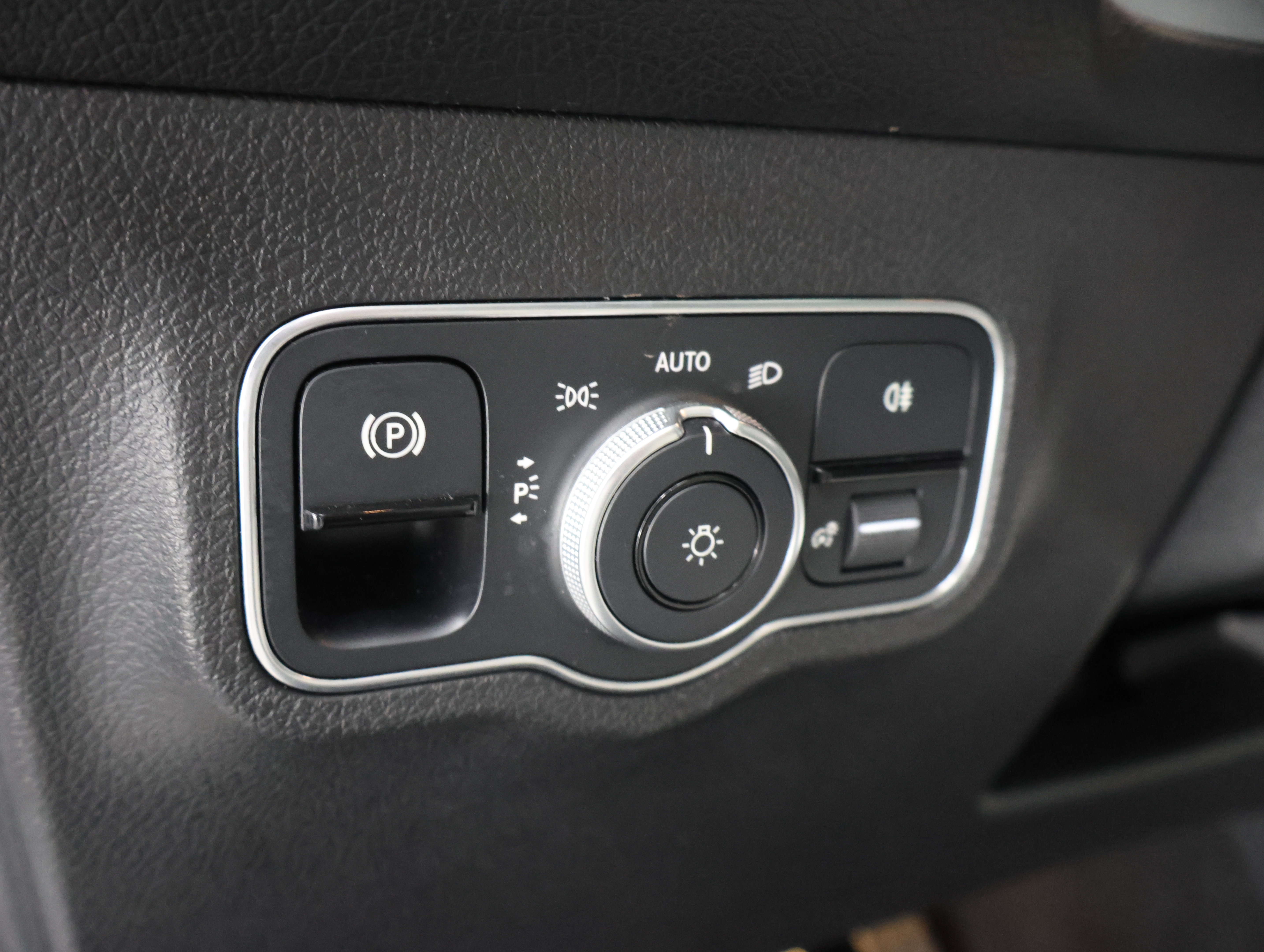 Used 2022 Mercedes-Benz GLB 35 AMG 4MATIC image 46