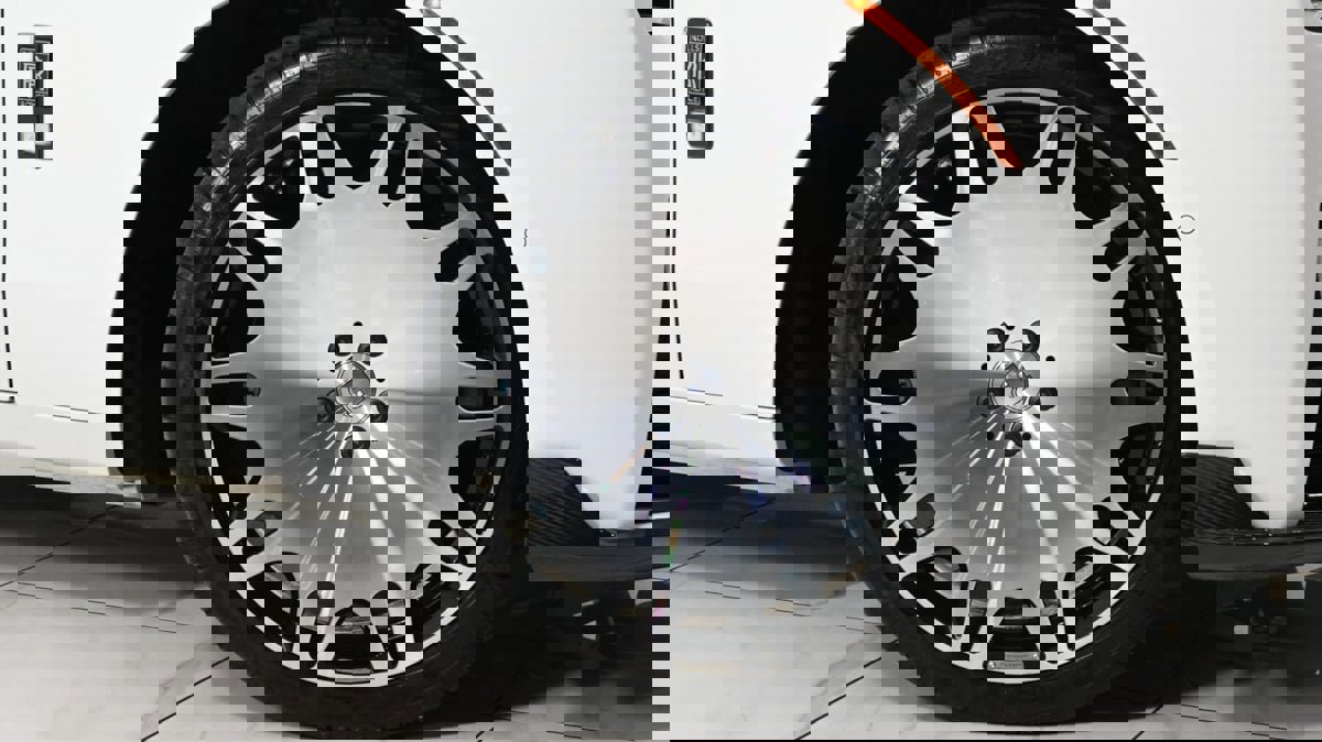 Used 2023 Rolls-Royce Ghost Black Badge w/ Black Badge Ghost Package image 32