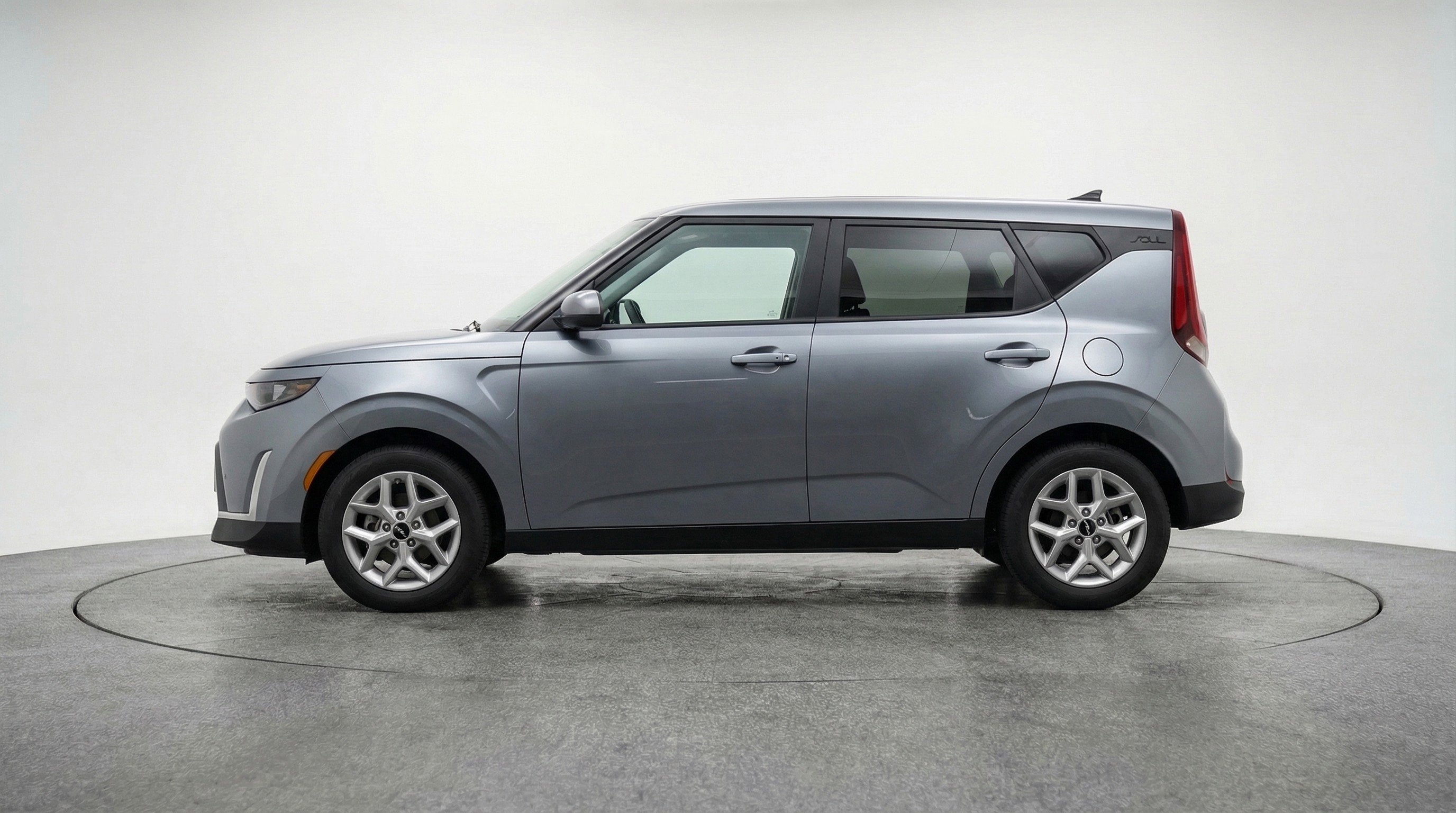 Used 2025 Kia Soul LX w/ LX Technology Package image 5