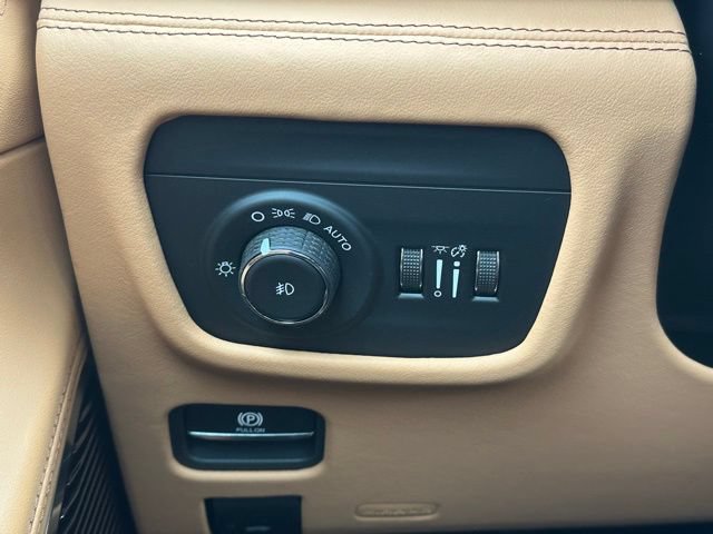 New 2026 Jeep Grand Cherokee L Summit AWD/4WD image 17