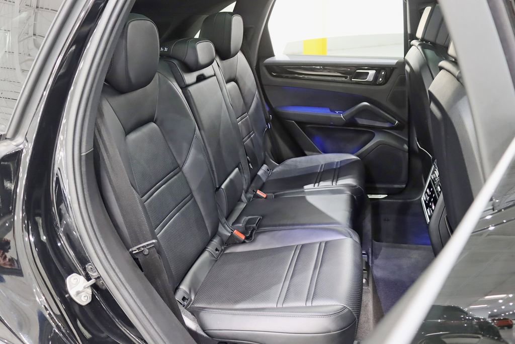 Used 2023 Porsche Cayenne image 29