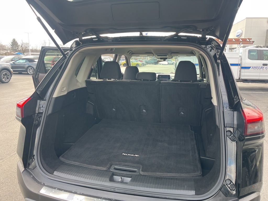 Used 2022 Nissan Rogue SV image 14