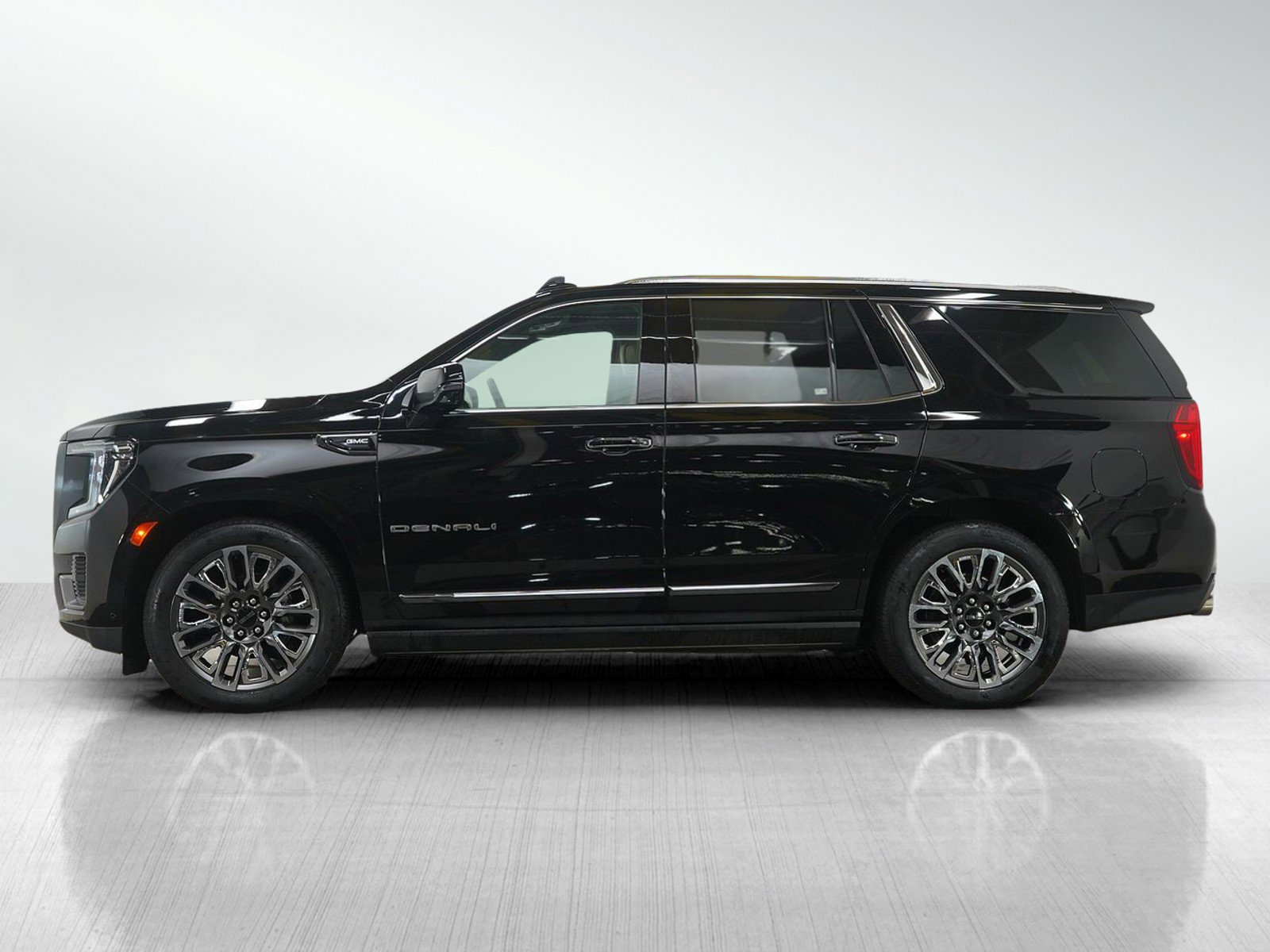 Used 2024 GMC Yukon Denali Ultimate image 2