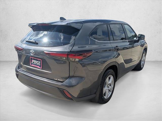 Used 2025 Toyota Highlander LE AWD/4WD image 5