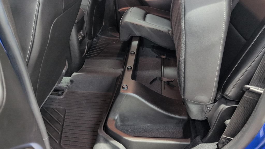 Used 2019 GMC Canyon SLT w/ Driver Alert Package AWD/4WD image 16