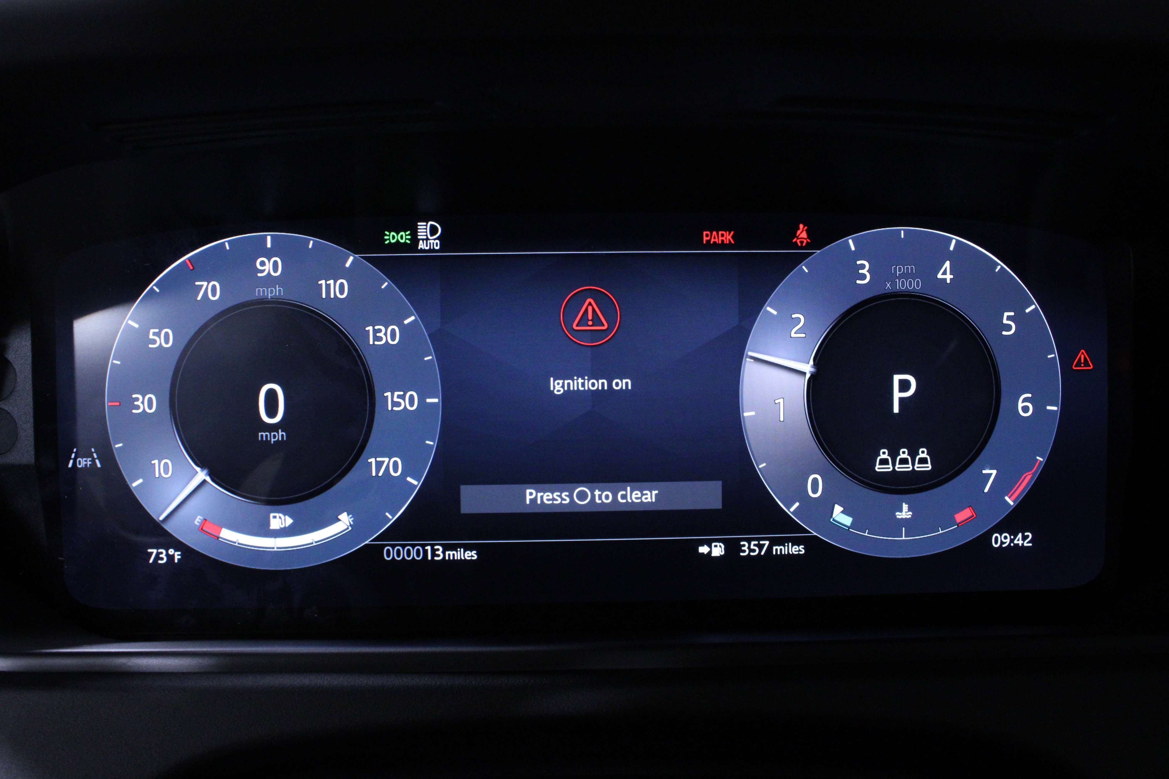 New 2026 Land Rover Range Rover Velar Dynamic SE image 18