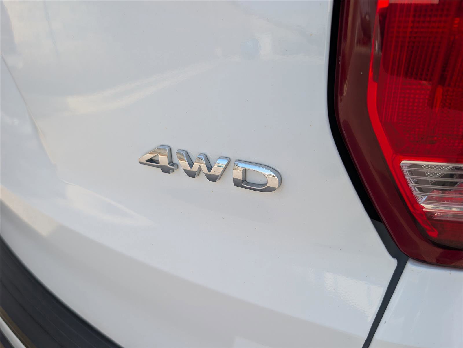 Used 2019 Ford Explorer XLT w/ Equipment Group 201A image 10