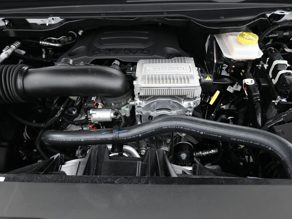 New 2026 RAM 1500 4x4 Crew Cab image 11