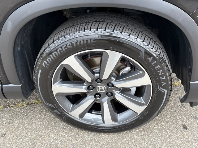Used 2025 Honda Pilot Touring image 7