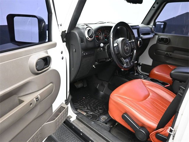 Used 2015 Jeep Wrangler Unlimited Rubicon image 15