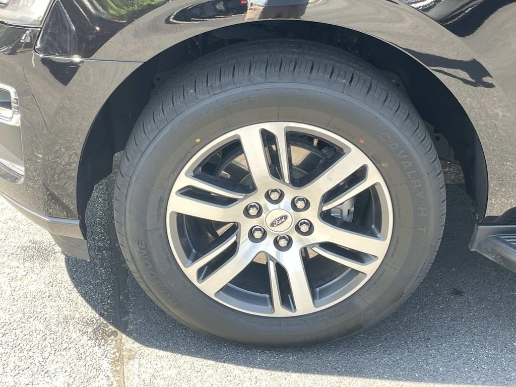 Used 2024 Ford Expedition Limited image 12