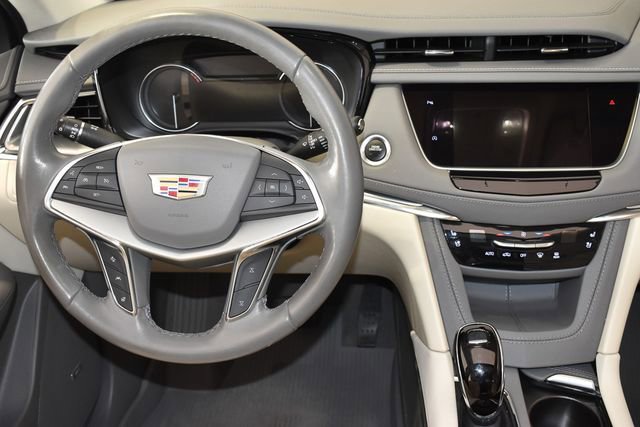 Used 2022 Cadillac XT5 Premium Luxury w/ LPO, Floor Liner Package AWD/4WD image 16