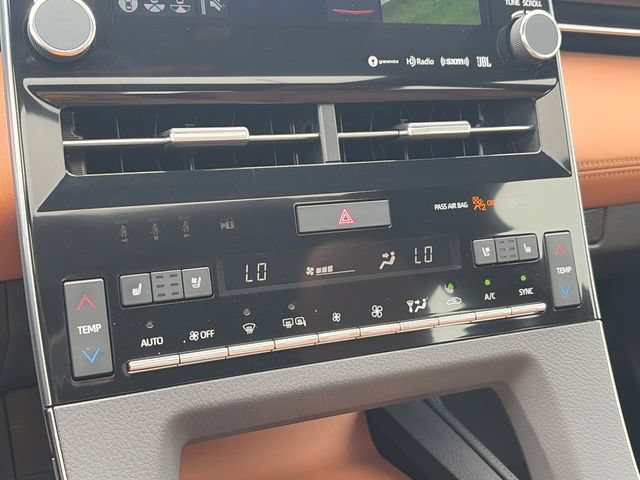 Used 2019 Toyota Avalon Limited FWD image 25