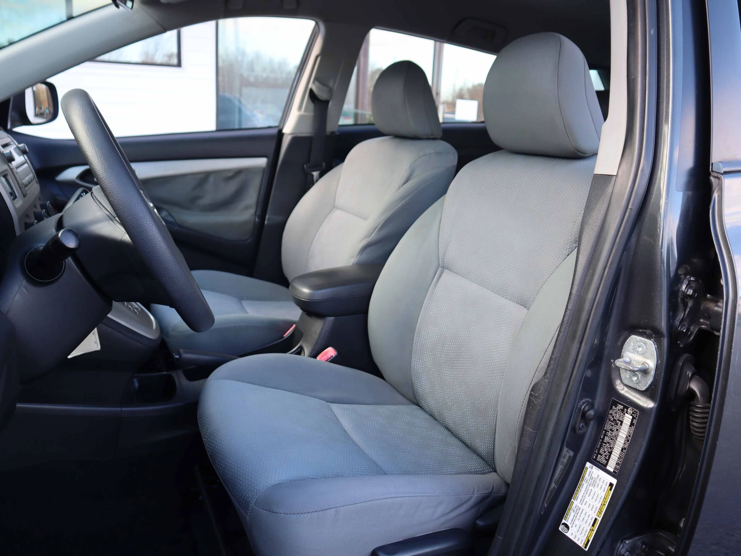 Used 2009 Toyota Matrix image 2