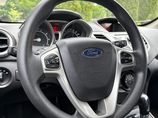 Used 2013 Ford Fiesta SE FWD image 14