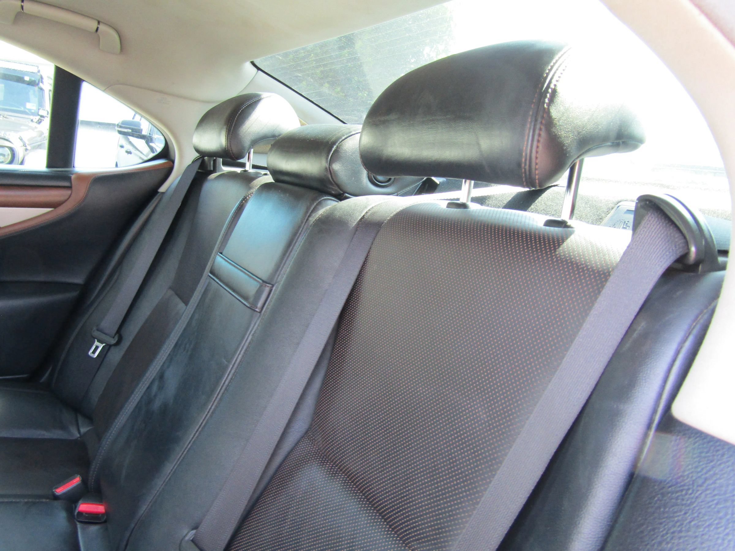 Used 2013 Lexus LS 460 AWD w/ Comfort Pkg image 13