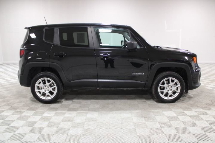 Used 2023 Jeep Renegade Latitude image 11