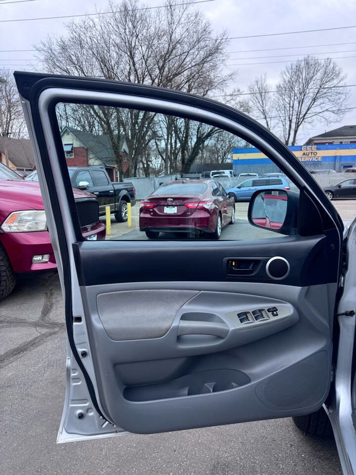 Used 2006 Toyota Tacoma PreRunner image 12