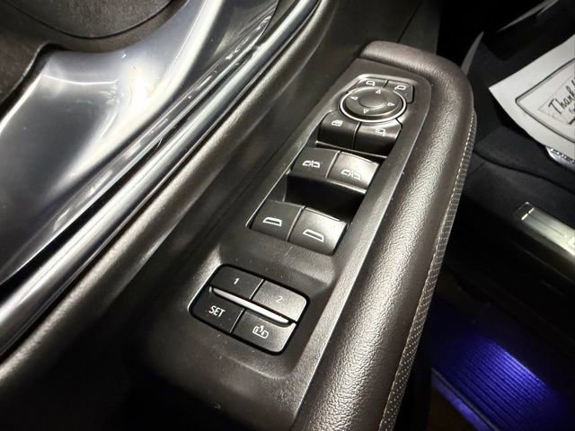 Used 2023 Chevrolet Suburban Premier w/ Advanced Technology Package AWD/4WD image 14