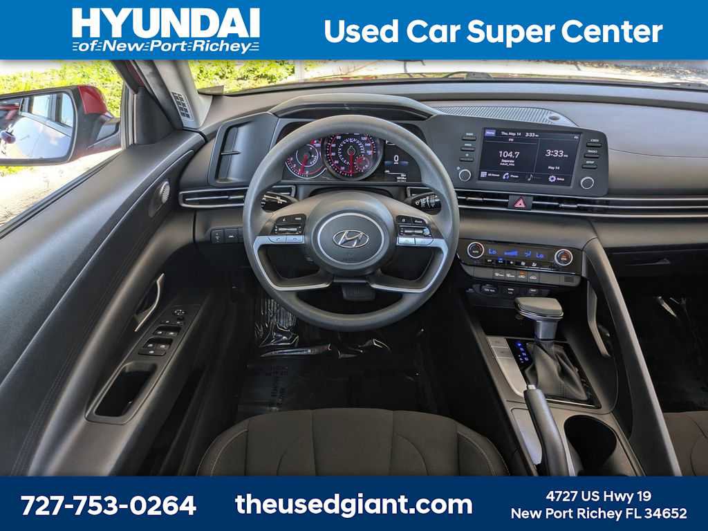 Used 2023 Hyundai Elantra SEL w/ Cargo Package FWD image 15