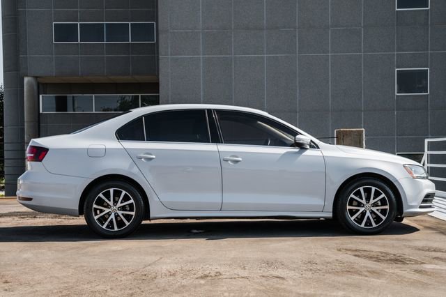 Used 2017 Volkswagen Jetta SE image 13