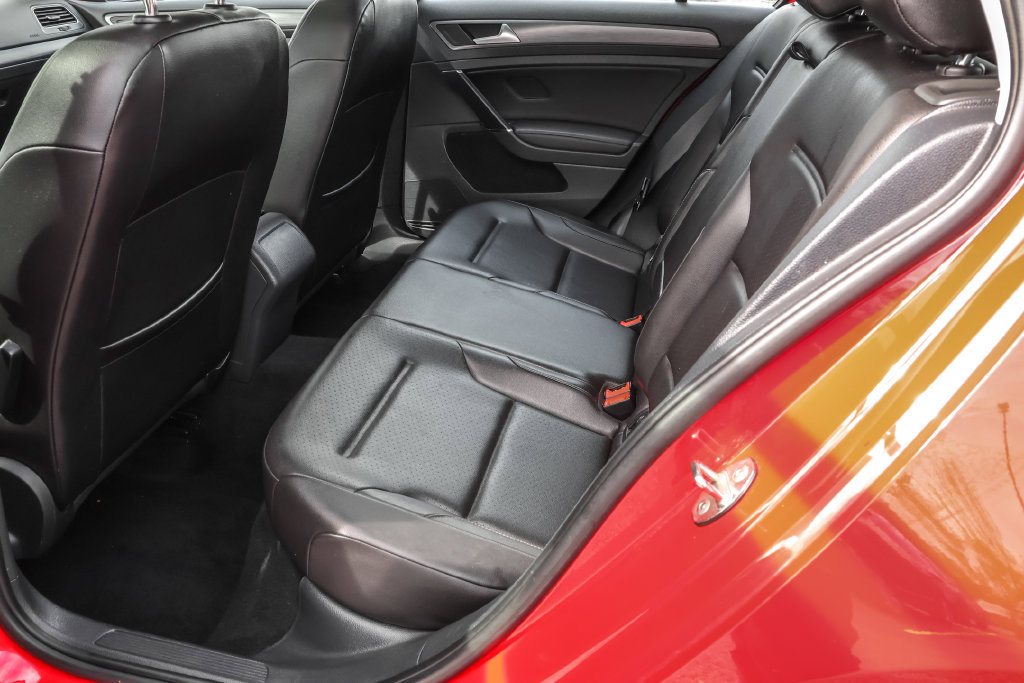 Used 2019 Volkswagen Golf SE w/ Driver Assistance Package FWD image 28