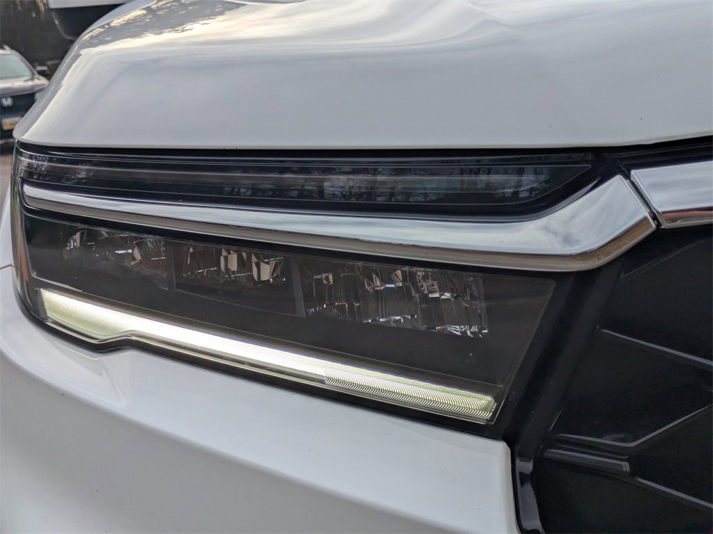 Used 2025 Honda Pilot Touring image 10