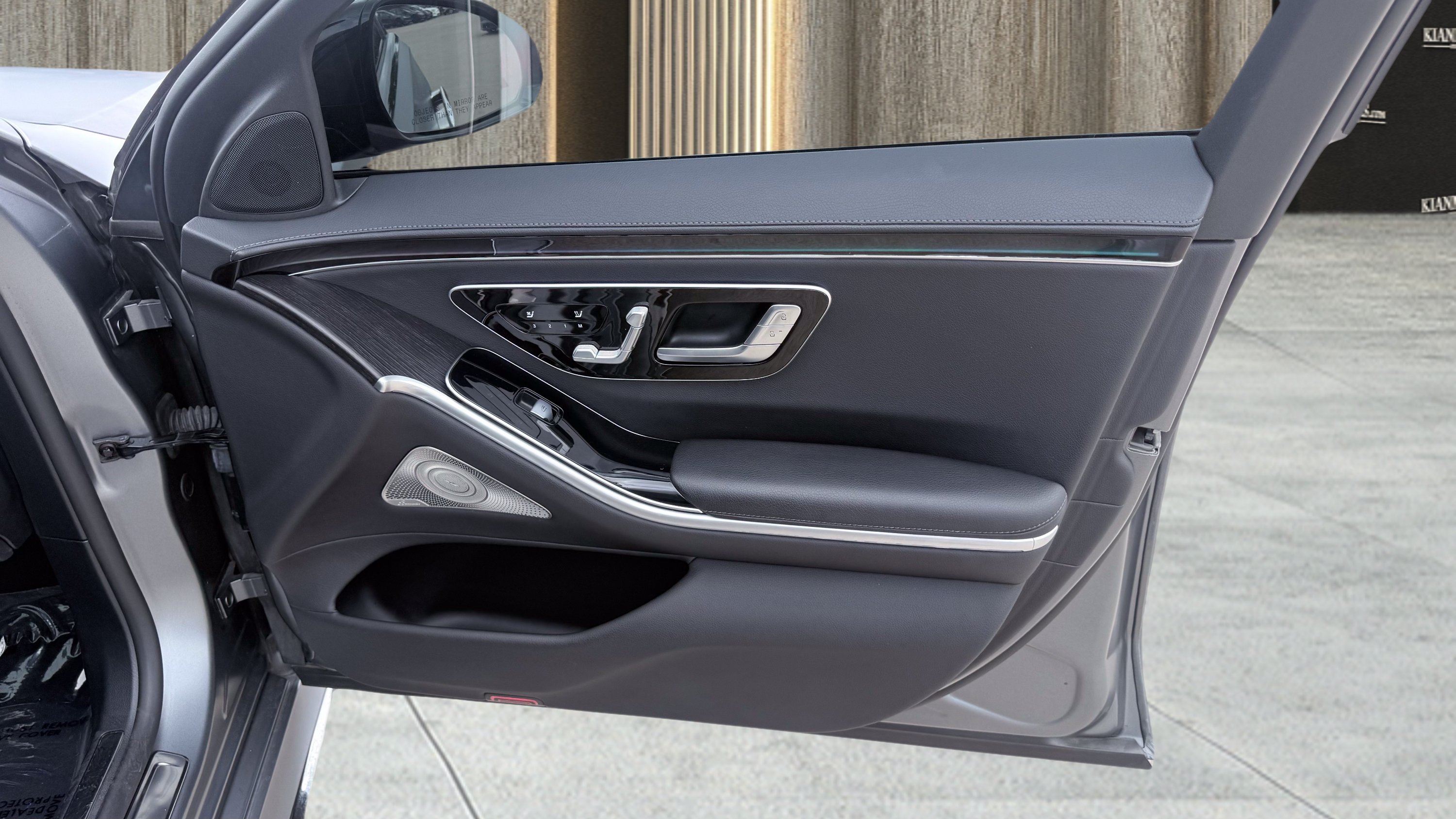 Used 2023 Mercedes-Benz S 500 4MATIC w/ AMG Line image 45