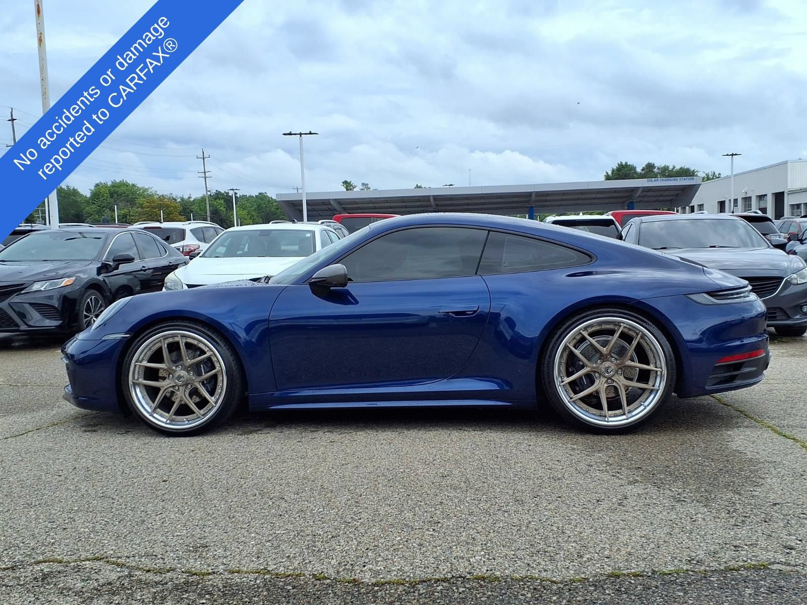 Used 2023 Porsche 911 Carrera T RWD image 10