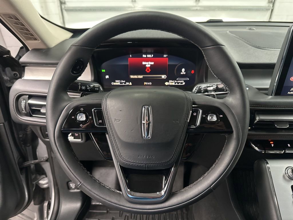 Used 2024 Lincoln Aviator AWD w/ Premium Package image 13